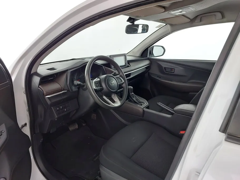 2023 Toyota Yaris  Y 