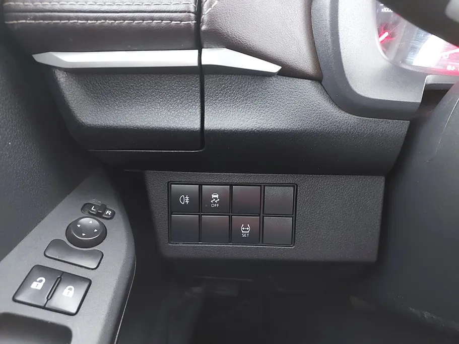 2023 Toyota Yaris  Y 