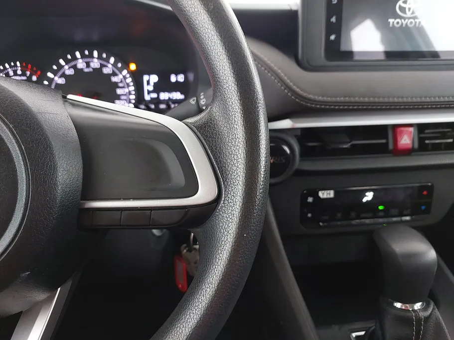 2023 Toyota Yaris  Y 