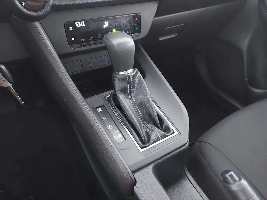 2023 Toyota Yaris  Y 