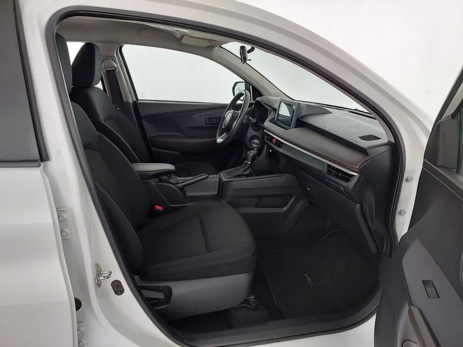 2023 Toyota Yaris  Y 