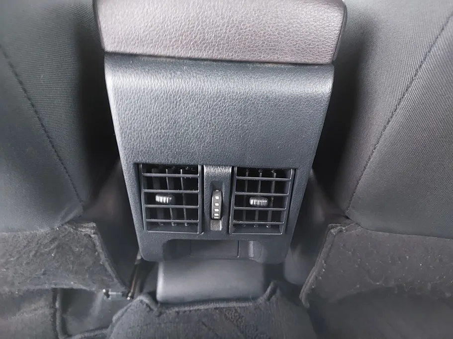 2023 Toyota Yaris  Y 