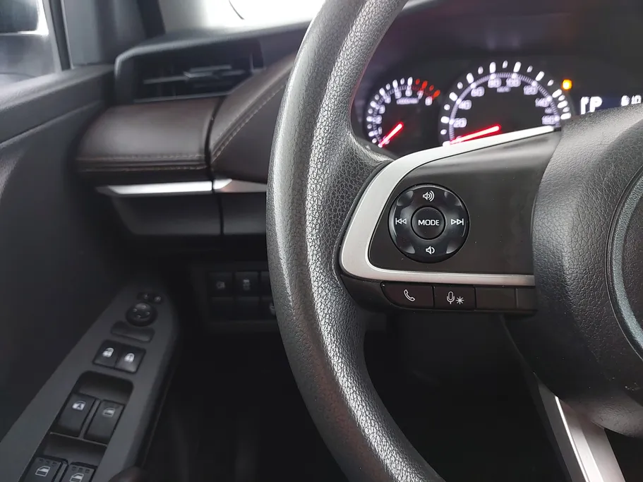 2023 Toyota Yaris  Y 