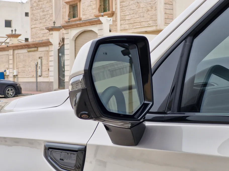 جي إم سي  يوكن AT4 2023 