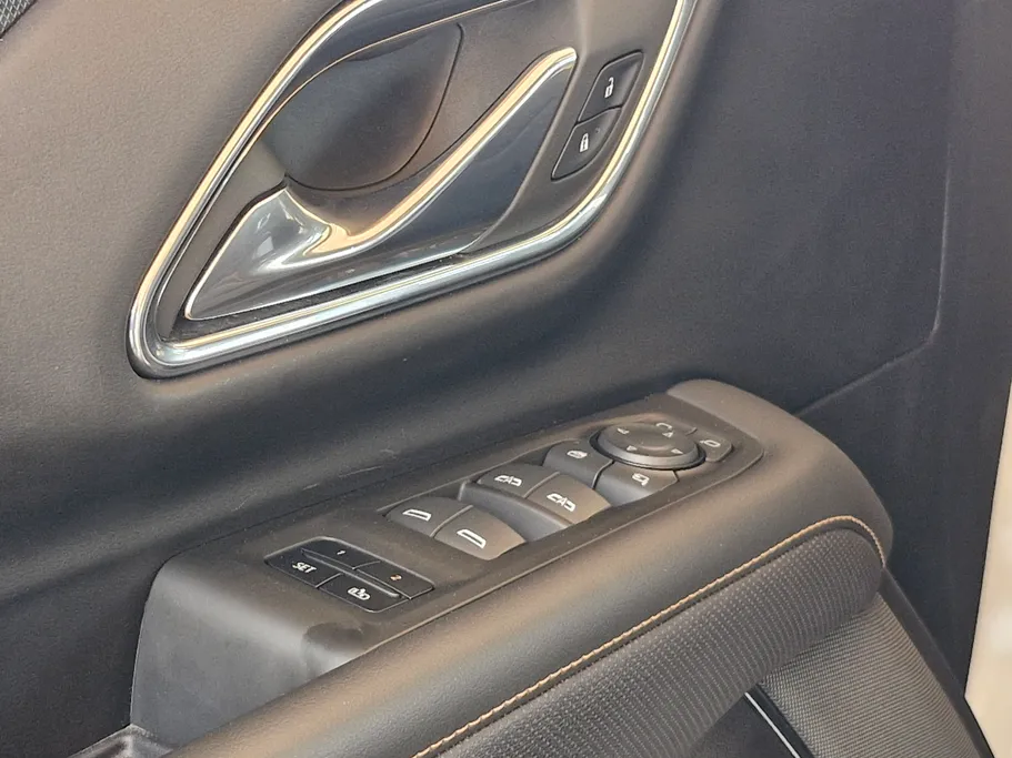 جي إم سي  يوكن AT4 2023 