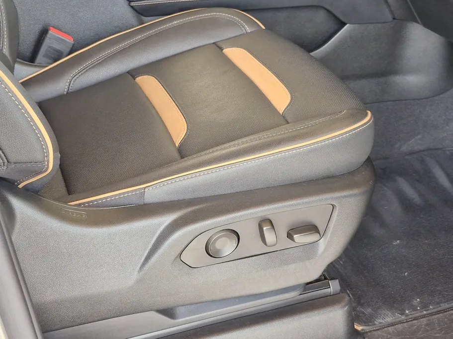 جي إم سي  يوكن AT4 2023 