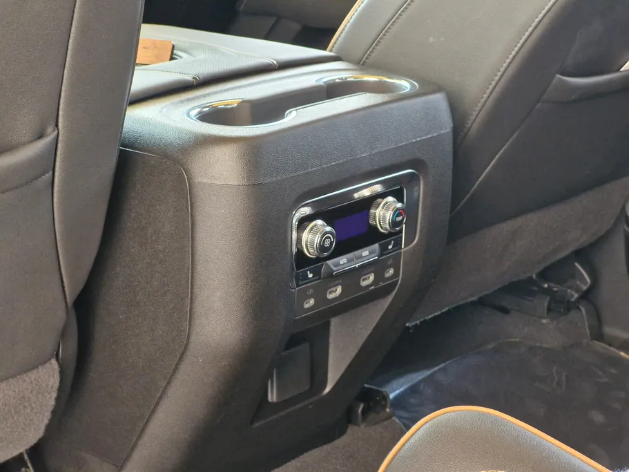 جي إم سي  يوكن AT4 2023 