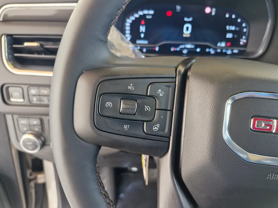 جي إم سي  يوكن AT4 2023 