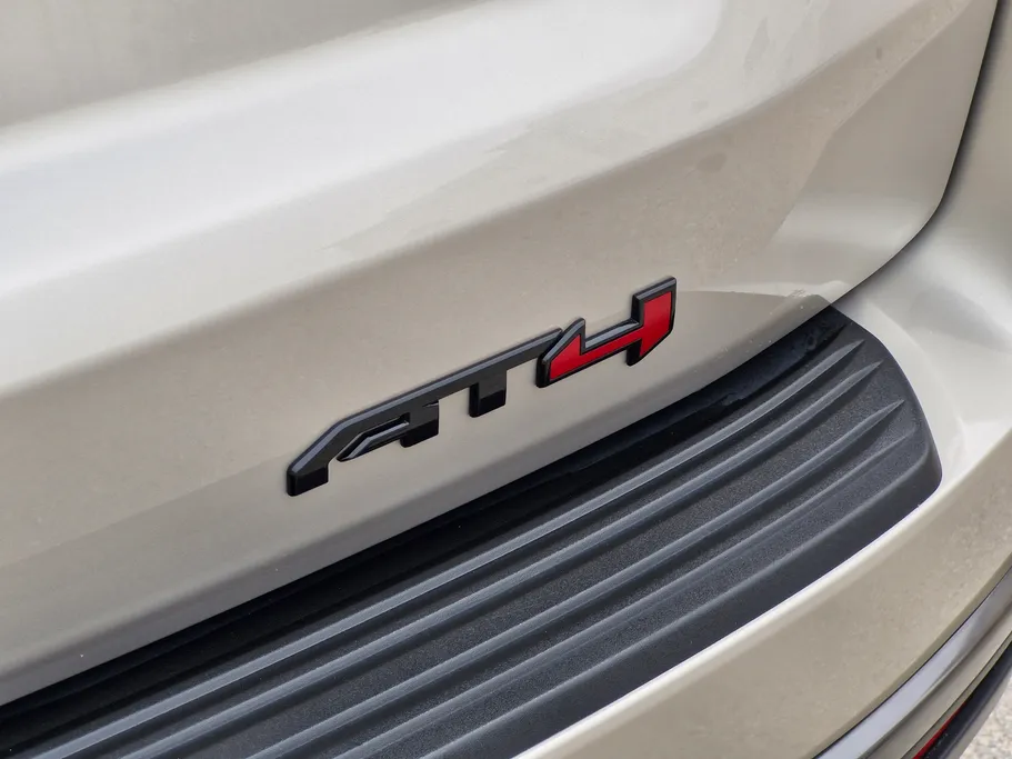 جي إم سي  يوكن AT4 2023 