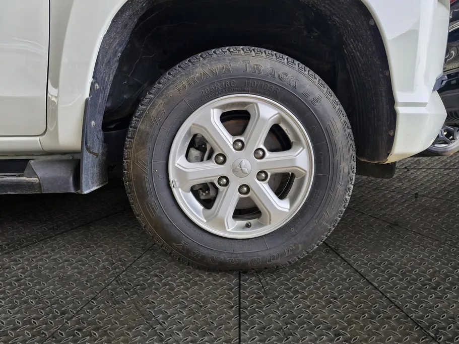 2023 Mitsubishi L200 DC 4x4 Diesel 