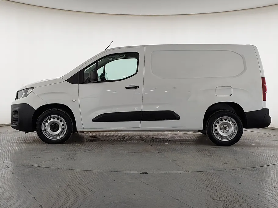 2022 Peugeot Partner Long van 