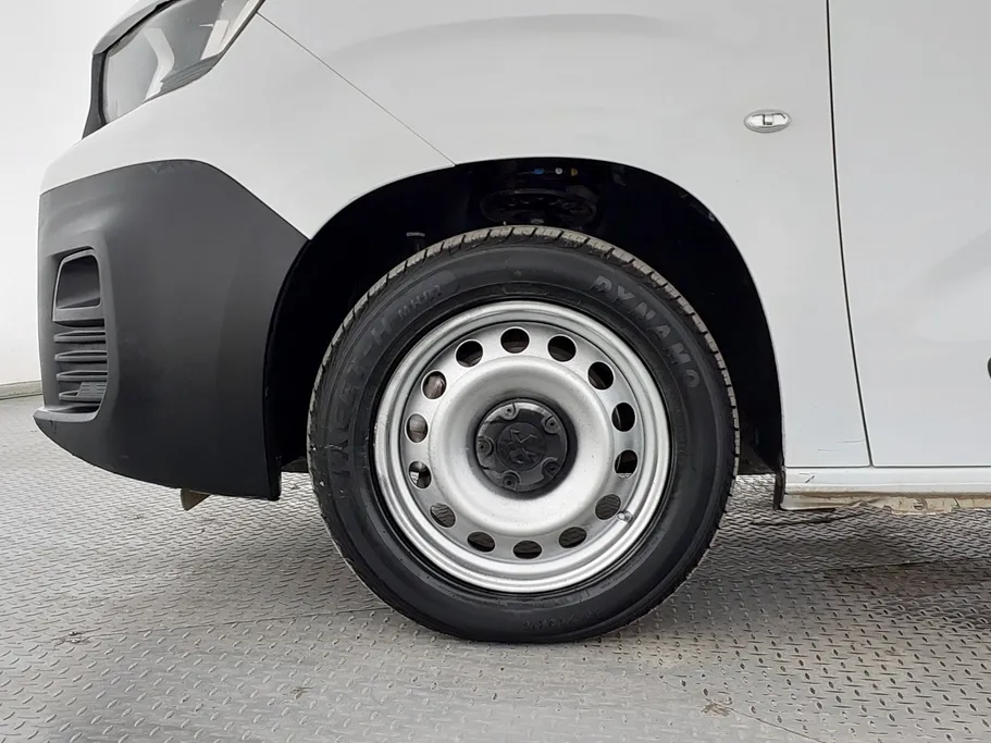 2022 Peugeot Partner Long van 