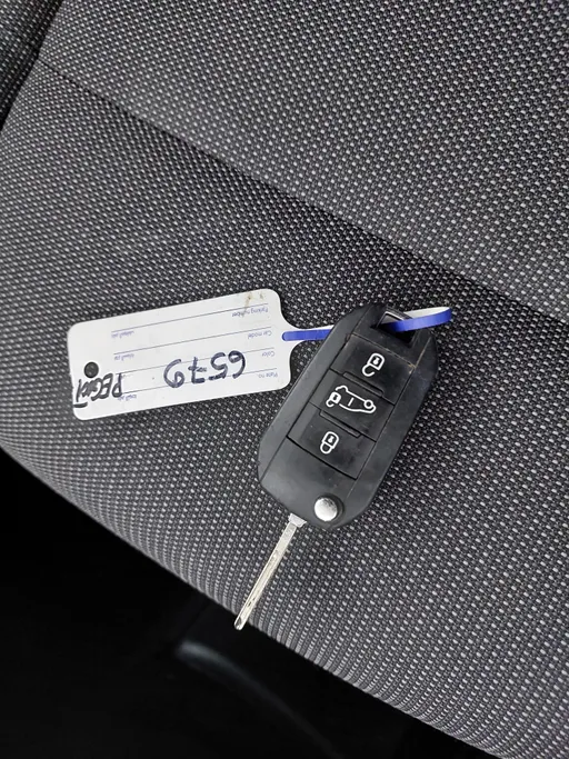 2022 Peugeot Partner Long van 