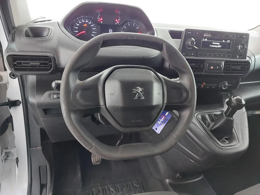 2022 Peugeot Partner Long van 