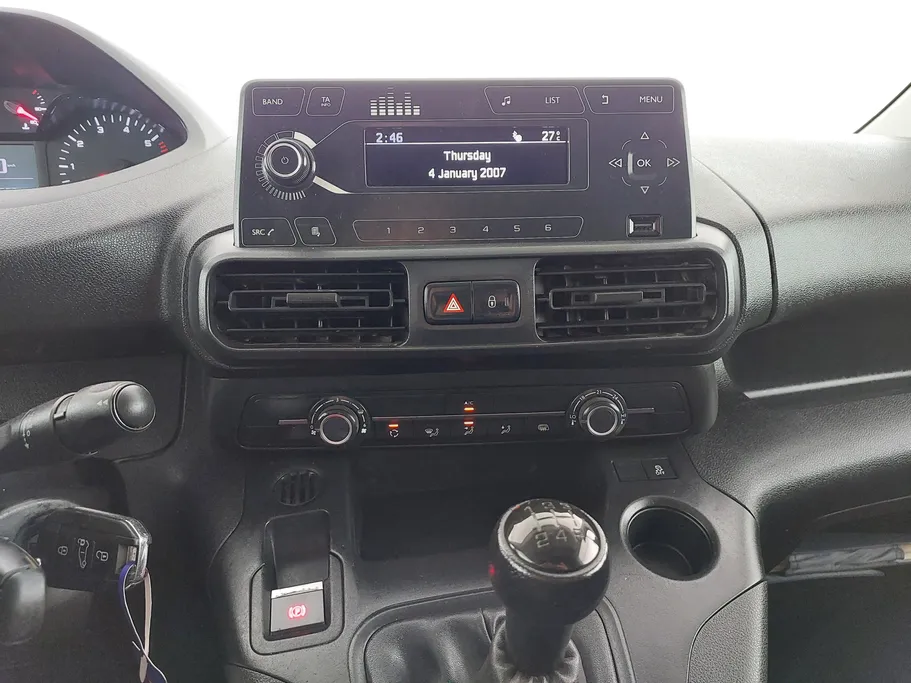 2022 Peugeot Partner Long van 