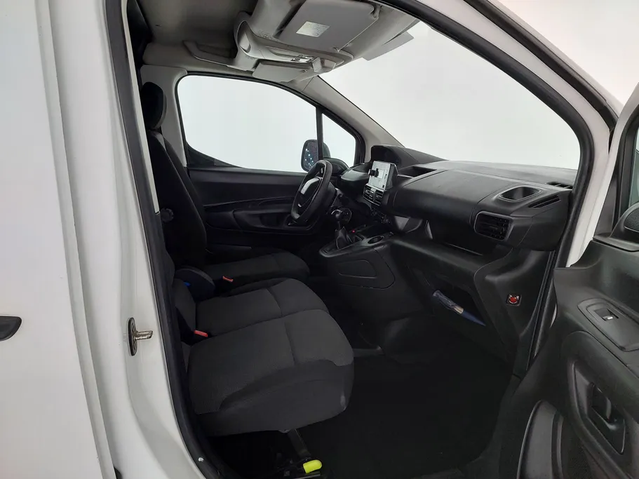 2022 Peugeot Partner Long van 