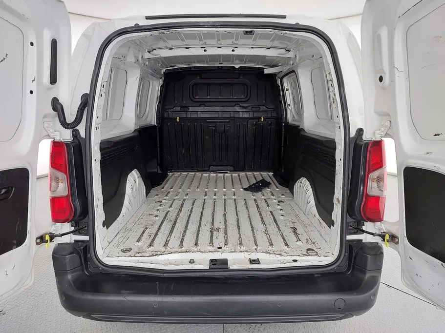 2022 Peugeot Partner Long van 