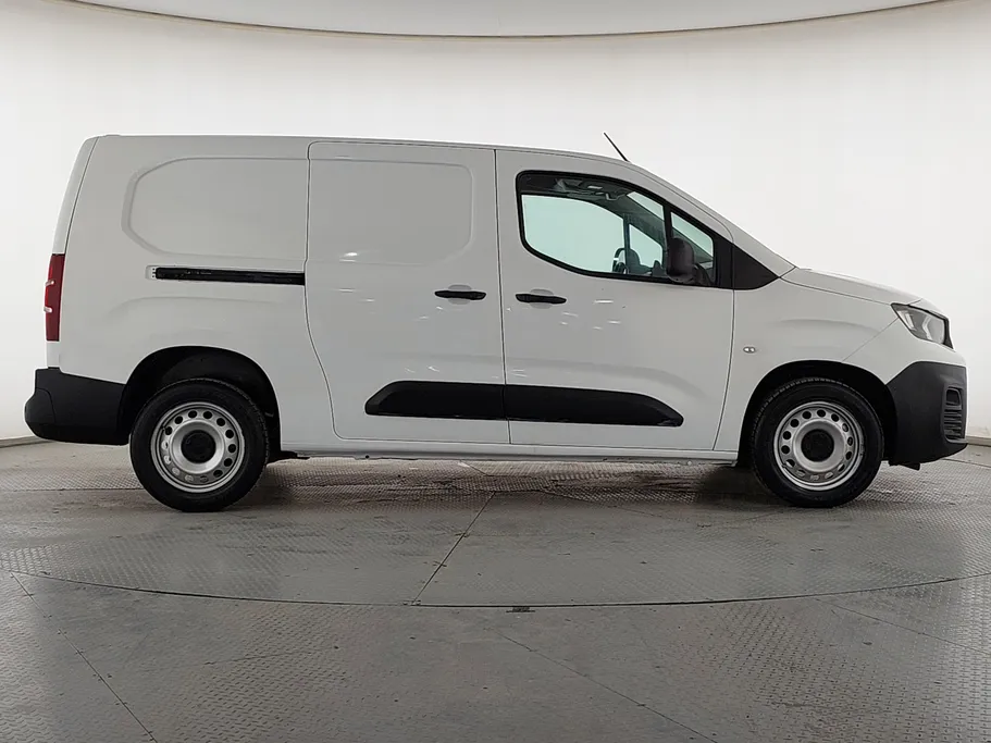 2022 Peugeot Partner Long van 