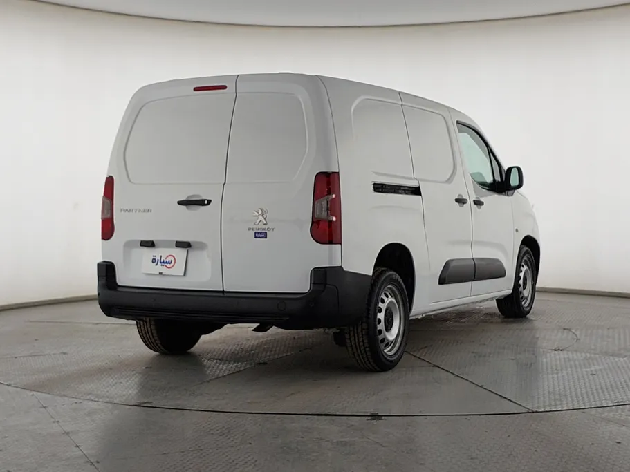 2022 Peugeot Partner Long van 