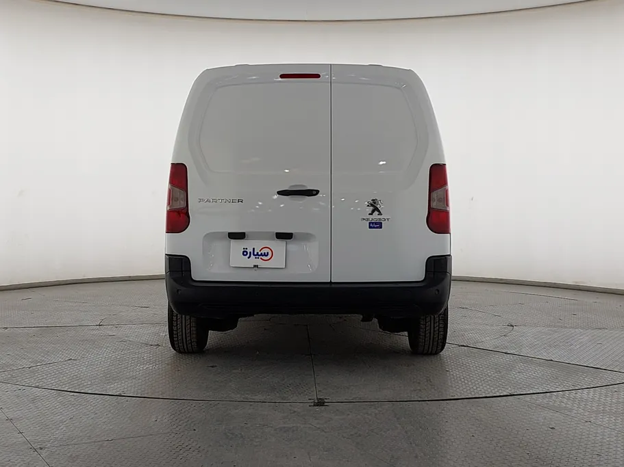 2022 Peugeot Partner Long van 