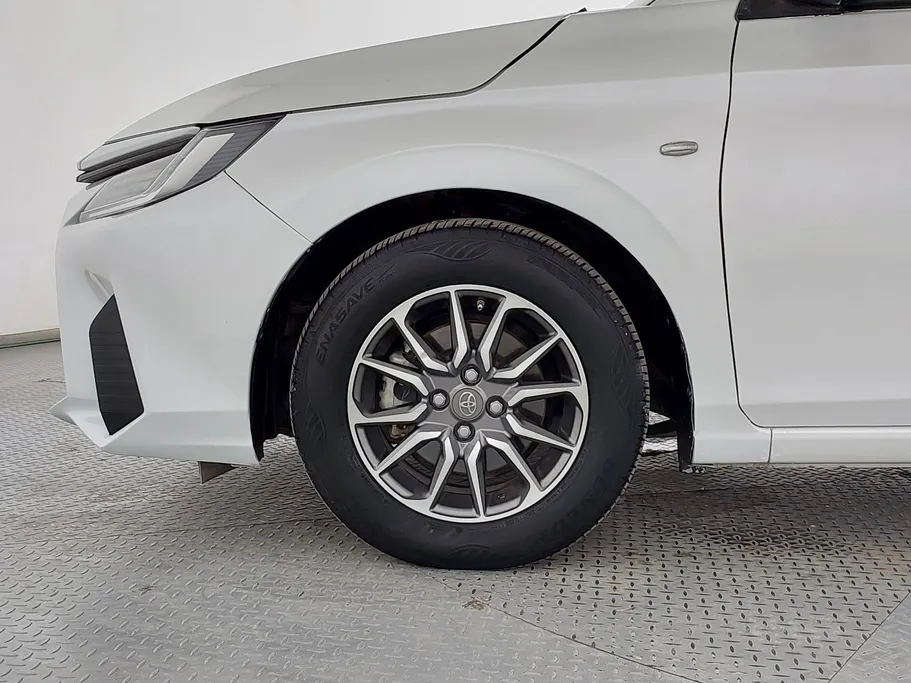 2023 Toyota Yaris  Y 