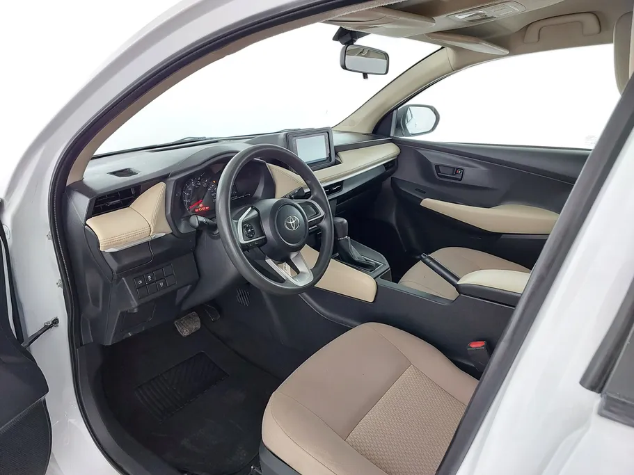 2023 Toyota Yaris  Y 