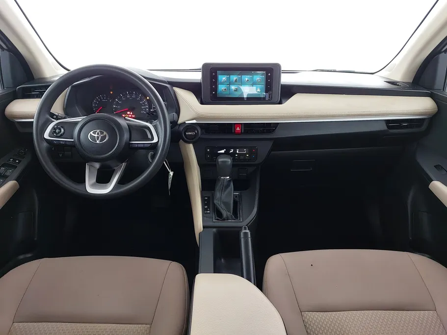 2023 Toyota Yaris  Y 