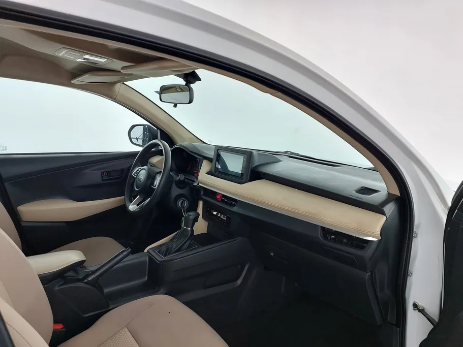 2023 Toyota Yaris  Y 