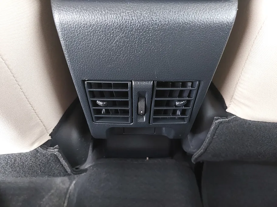 2023 Toyota Yaris  Y 