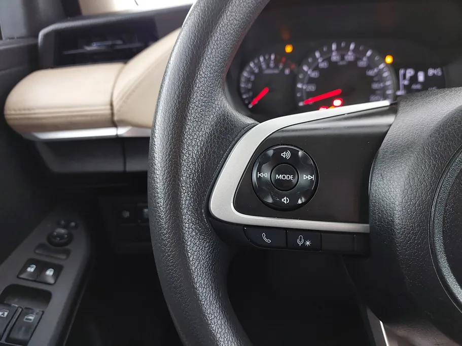 2023 Toyota Yaris  Y 