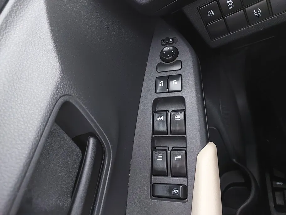 تويوتا يارس Y 2023 