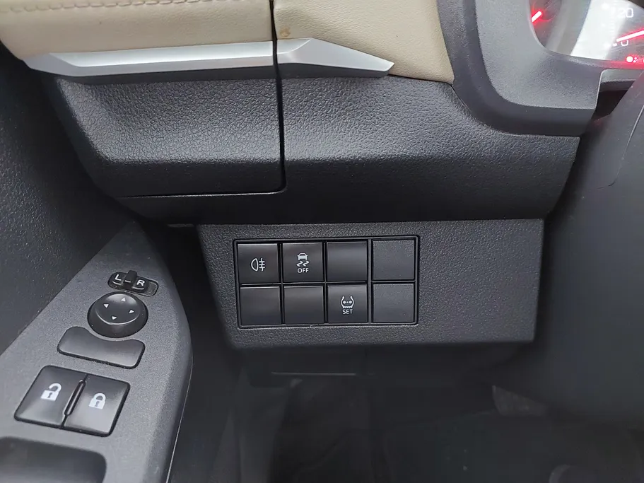 تويوتا يارس Y 2023 