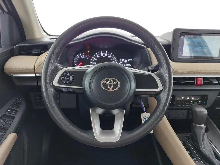 تويوتا يارس Y 2023 