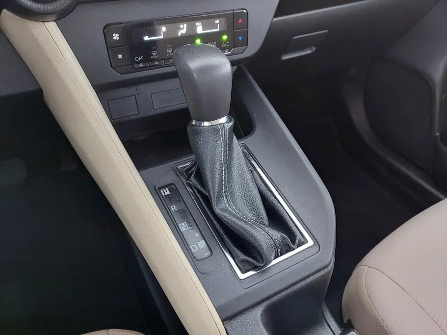 تويوتا يارس Y 2023 