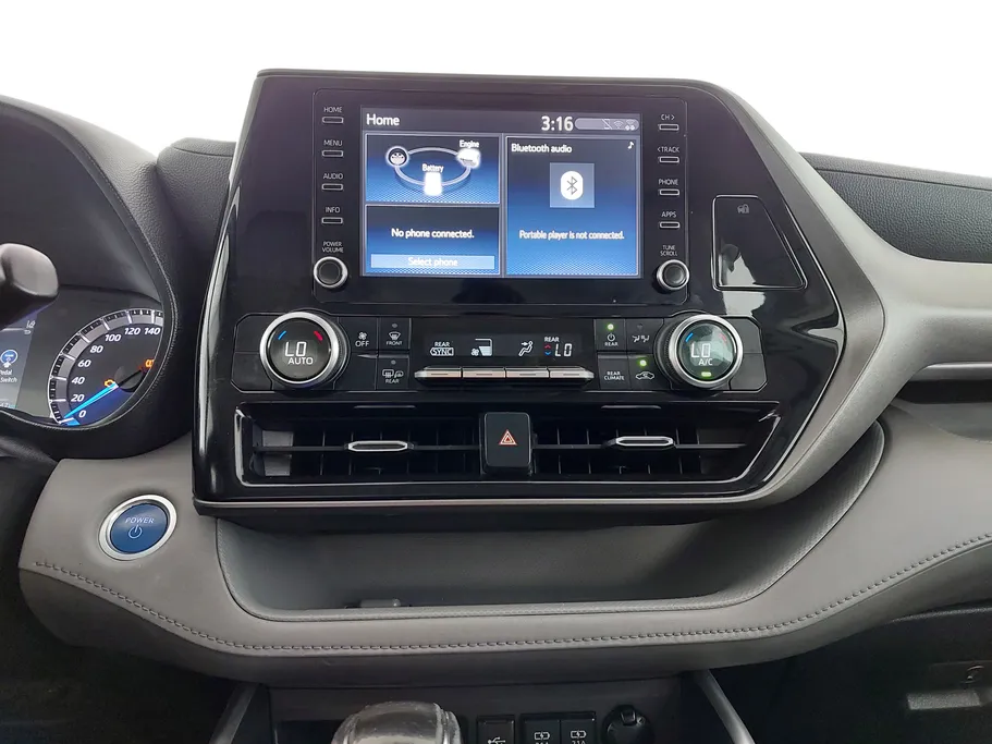 2021 Toyota Highlander LE 