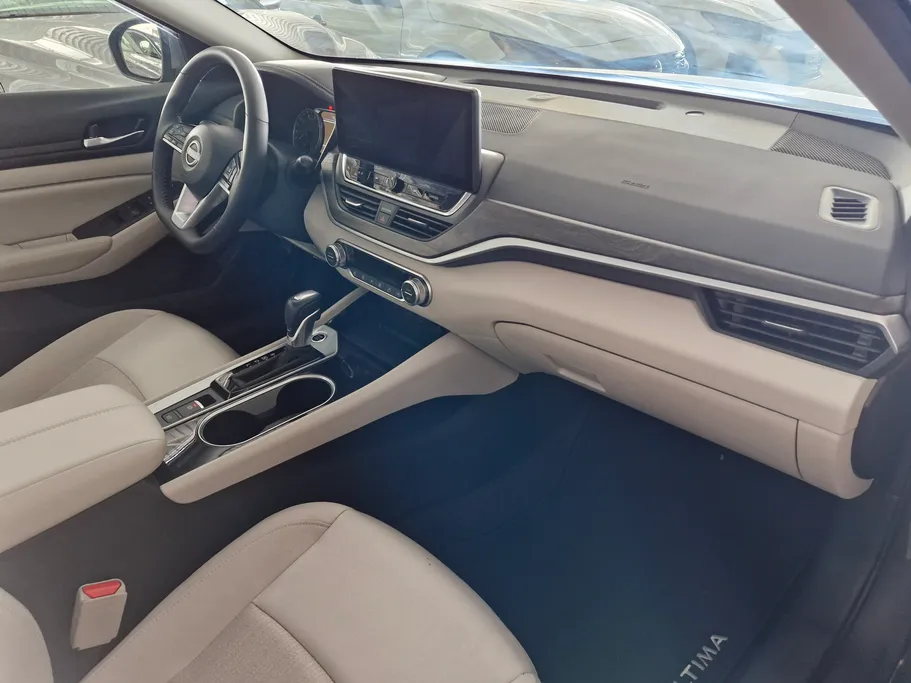 نيسان التيما SV 2025 