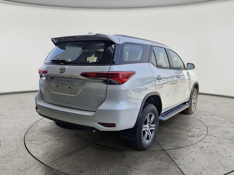 تويوتا فورتشنر GX 2025 