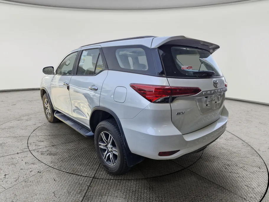 تويوتا فورتشنر GX 2025 