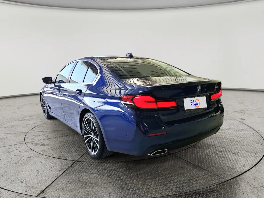 بي ام دبليو الفئة الخامسة 520i 2023 