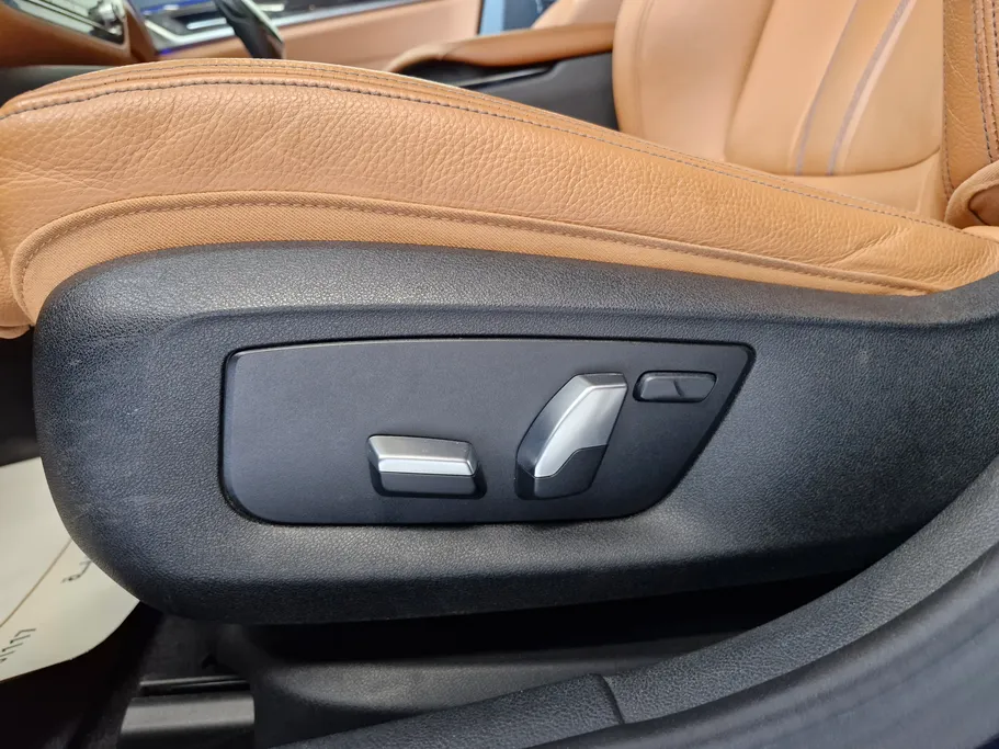 بي ام دبليو الفئة الخامسة 520i 2023 