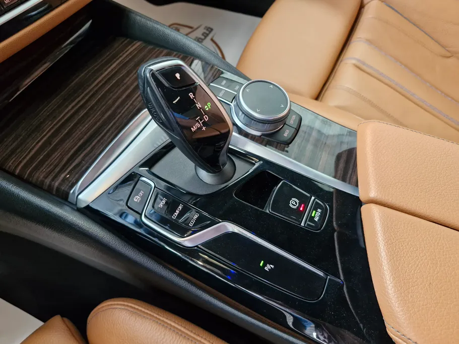 بي ام دبليو الفئة الخامسة 520i 2023 