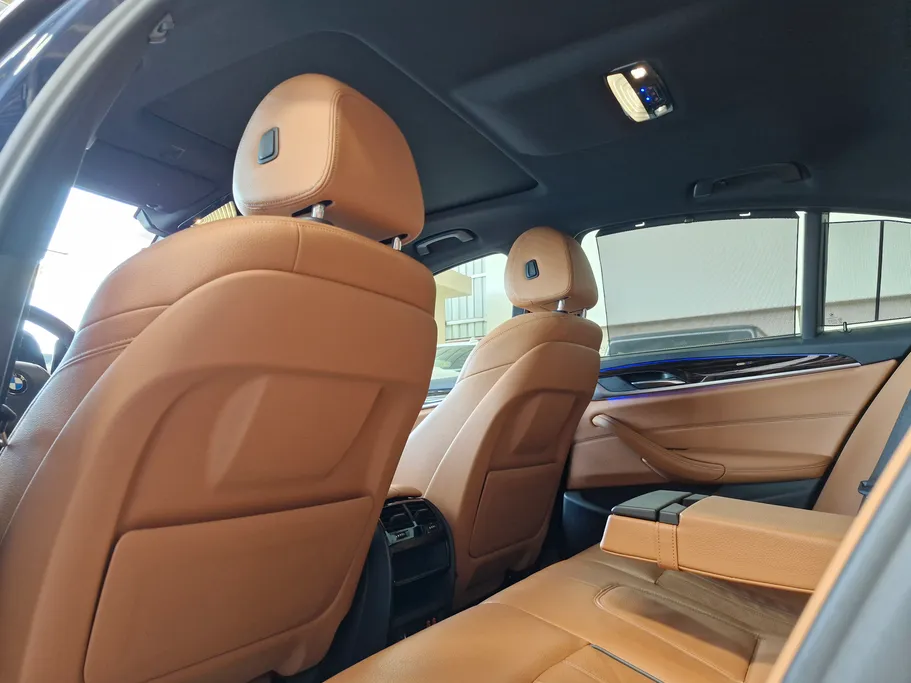 بي ام دبليو الفئة الخامسة 520i 2023 