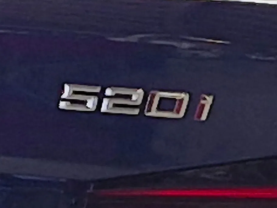 بي ام دبليو الفئة الخامسة 520i 2023 