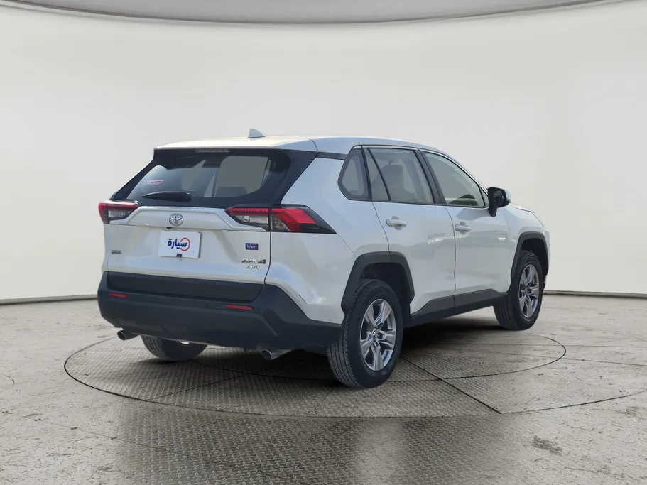 تويوتا راف فور LE 2022 