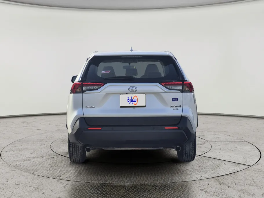 تويوتا راف فور LE 2022 