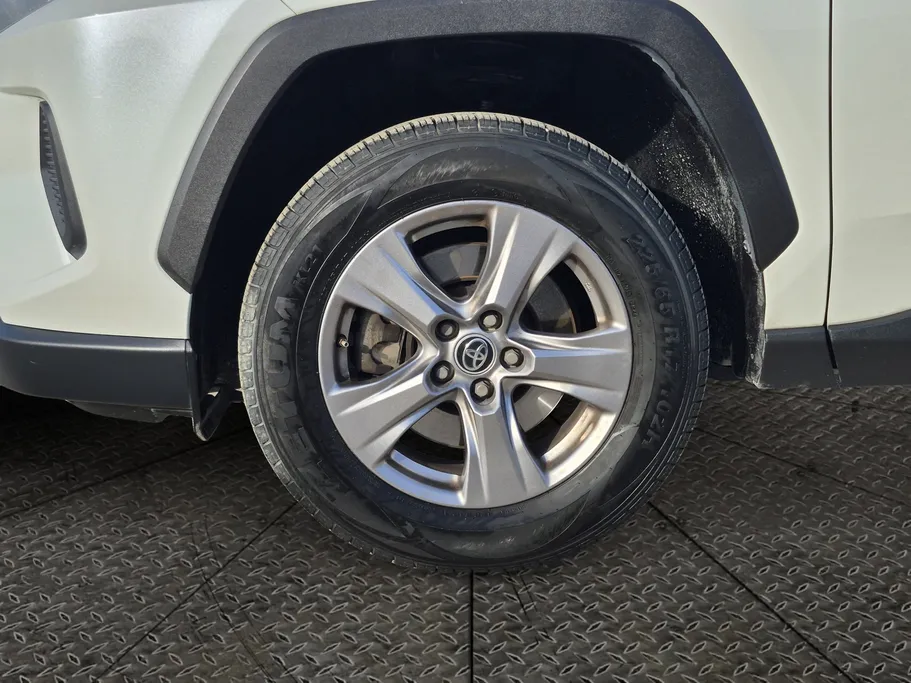 تويوتا راف فور LE 2022 