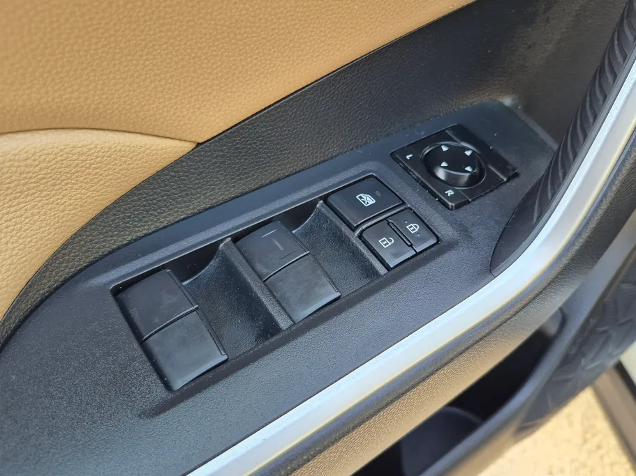 تويوتا راف فور LE 2022 