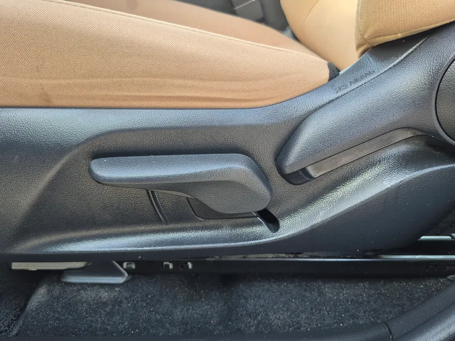 تويوتا راف فور LE 2022 