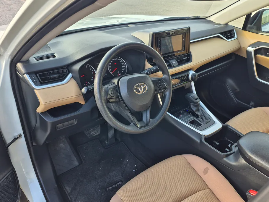 تويوتا راف فور LE 2022 