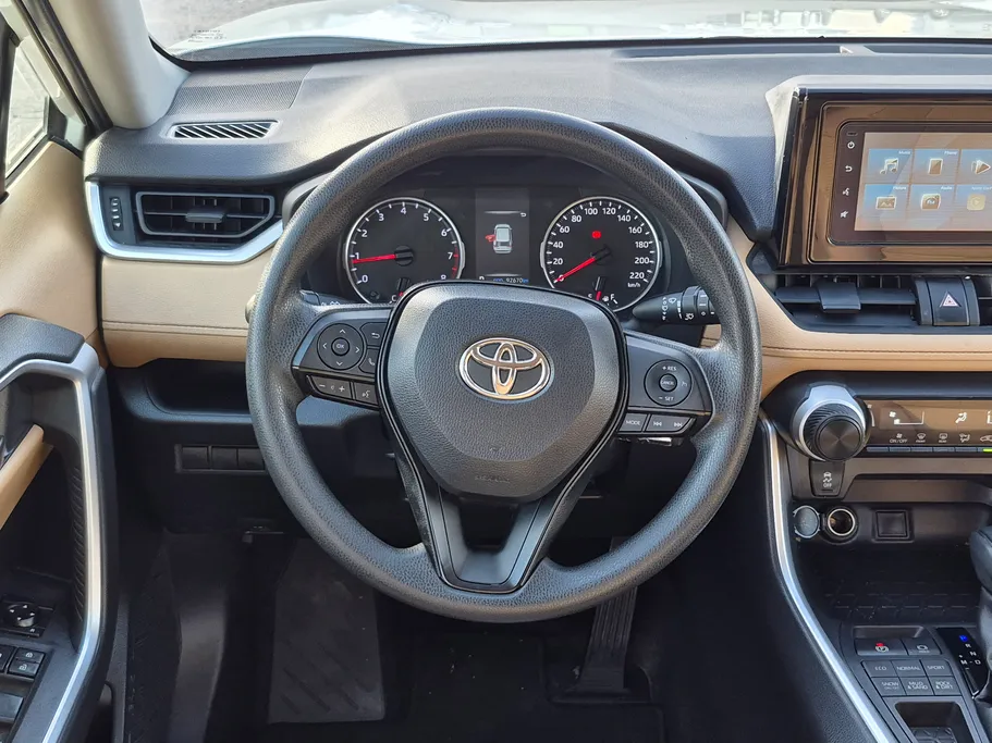 تويوتا راف فور LE 2022 